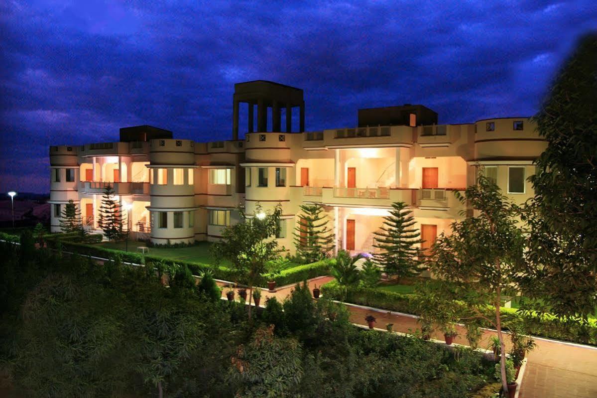 Hotel New Park Pushkar Bagian luar foto